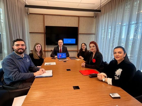 Vizita në Uashington: Krasniqi në takimin me Presidentin e Klubit Kombëtar të Gazetarëve: Liria e Shprehjes, thellësisht orientuese në punën tonë