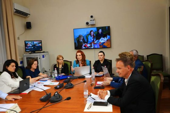 Krasniqi: Pavarësia e AMA-s matet me indikatorë dhe jo me perceptime. Gjykatat kanë konfirmuar ligjshmërinë e vendimeve tona