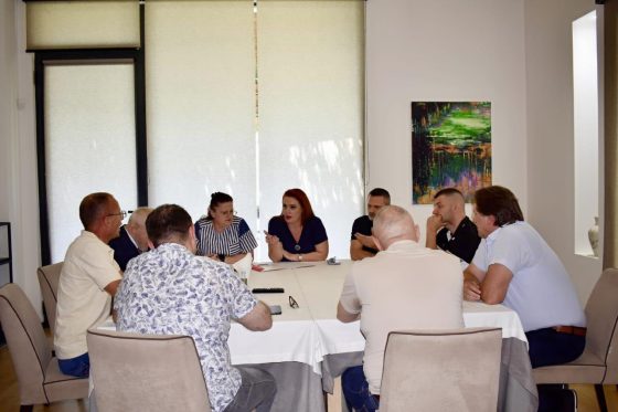 AMA nis Konsultimin Publik për ndryshimet në Rregulloren e Autorizimeve: Masa të reja mbrojtëse për të drejtën e transmetimit